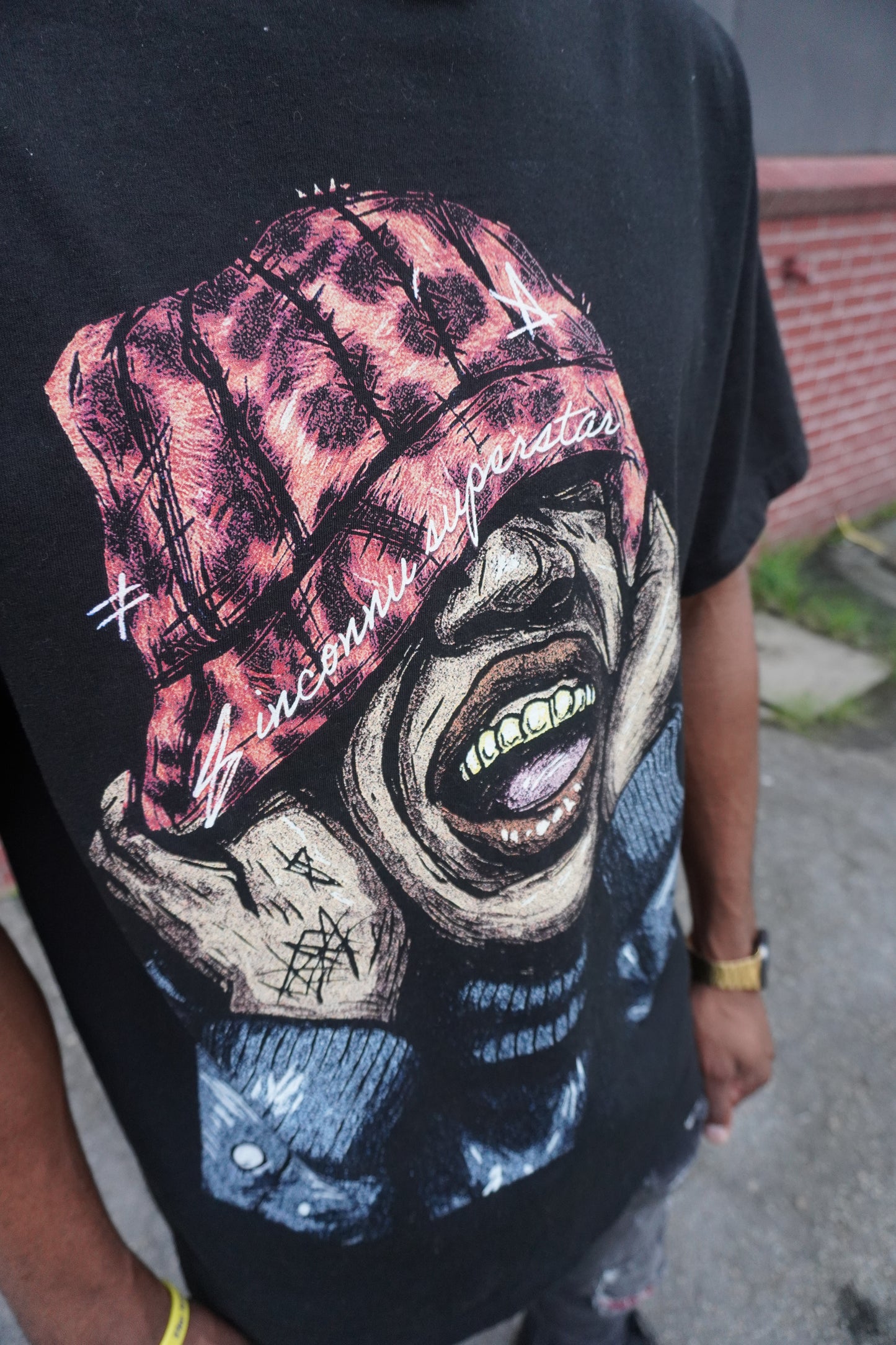 Don't Let the Noise in Tee